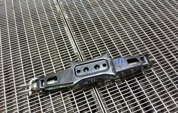 Dacia Sandero Lift Jack 995509264R