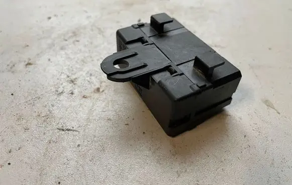 Volvo S60 Seat heating relay 9442947