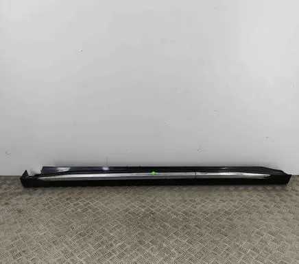Mitsubishi Outlander Sill 16MY4B45V