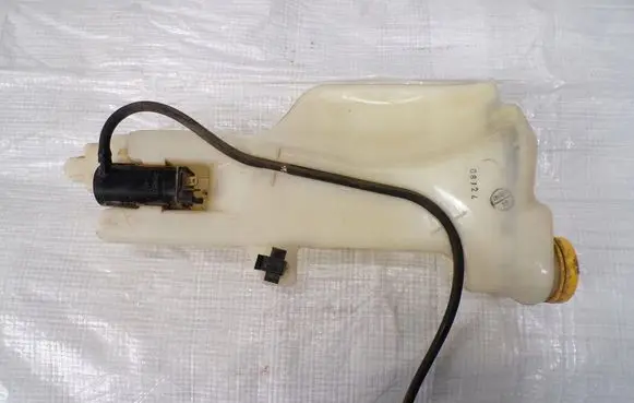 Ford Ranger Windshield washer fluid reservoir/tank 5667480