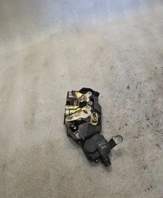 Mitsubishi Pajero Rear door lock MR349237 1015280110
