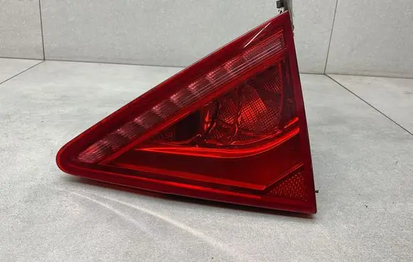 Audi A7 S7 4G Tailgate rear/tail lights 4G8945094