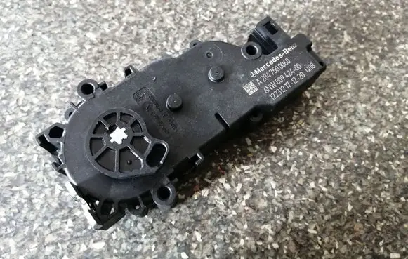 Mercedes-Benz E W212 Tailgate boot lock/latch motor A2047500060