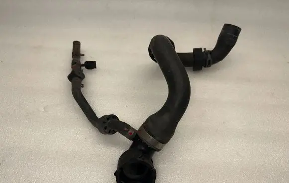 Volkswagen Touareg I Engine coolant pipe/hose 7L6122291F