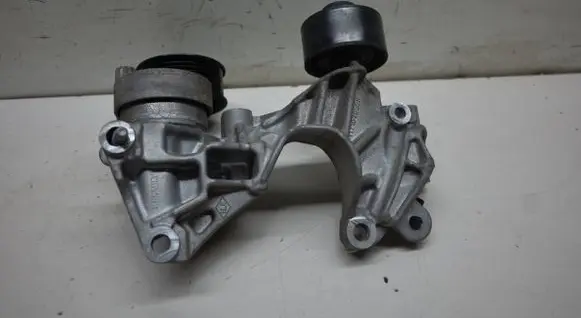 Smart ForTwo III C453 Generator/alternator bracket 117107055R
