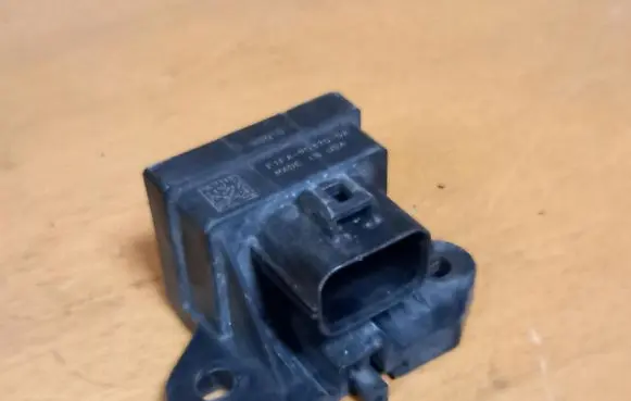 Ford Edge II Fuel pump relay F1FA9D370GA