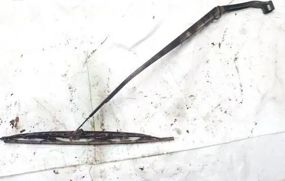 Mazda 2 Front wiper blade arm