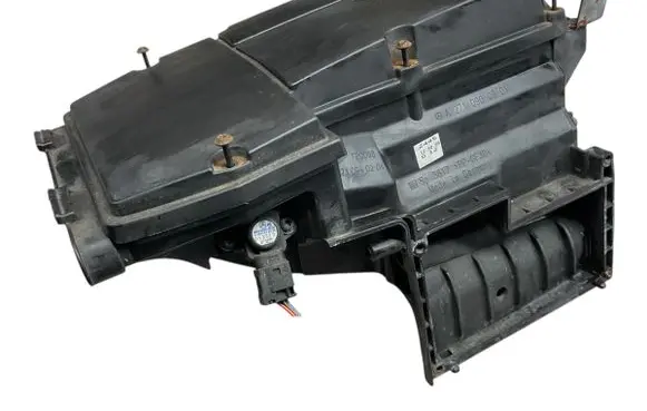 Mercedes-Benz SLK R171 Air filter box A2710900901