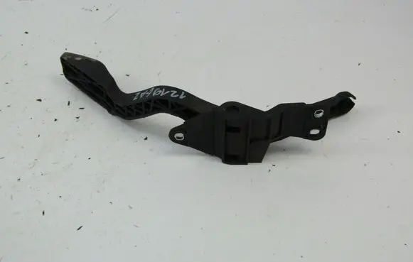 Ford Fiesta Accelerator throttle pedal 