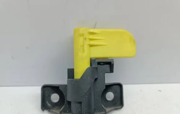 Loading door lock