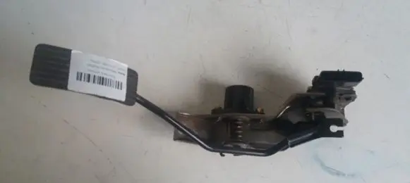 Mitsubishi Pajero Sport I Accelerator throttle pedal
