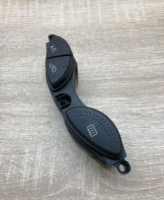 Ford Focus Windscreen/window heater switch 98AG19A945B