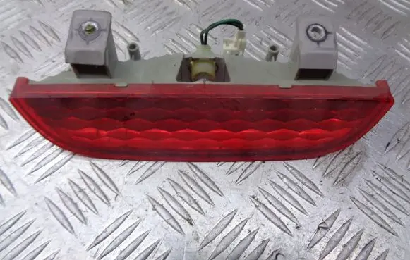 KIA Picanto Third/center stoplight
