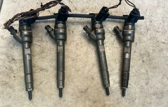 BMW X1 E84 Fuel injectors set 0445110478 781070203 7810702