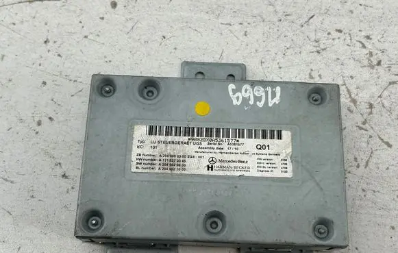 Mercedes-Benz CLS C219 Head unit multimedia control A2049000300 A1718270345 A2049021900