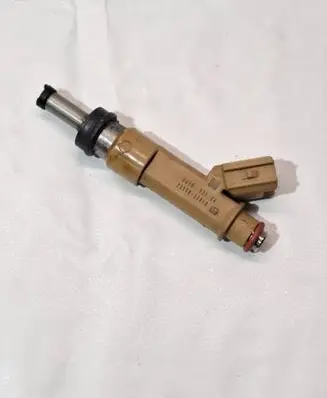 Toyota Prius (XW30) Fuel injector 2325037010 069032124