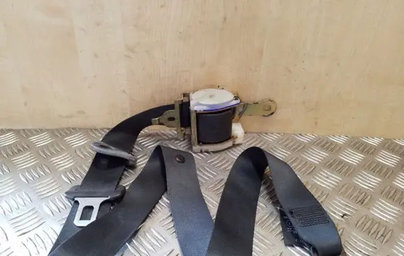 Opel Frontera A Front seatbelt 91140167