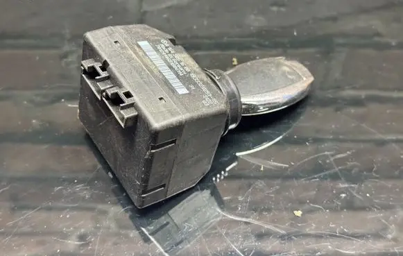 Mercedes-Benz ML W164 Ignition lock A1649051600 33320251 7012414681806114