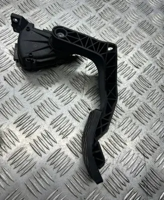 Audi A8 S8 D3 4E Accelerator throttle pedal 4E1723523F F30015701 6PV00777042