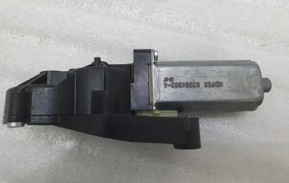 Mercedes-Benz E W211 Seat adjustment motor 0390203207