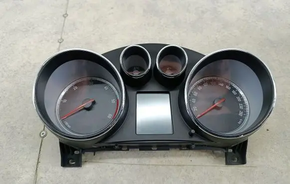 Opel Insignia A Speedometer (instrument cluster) 