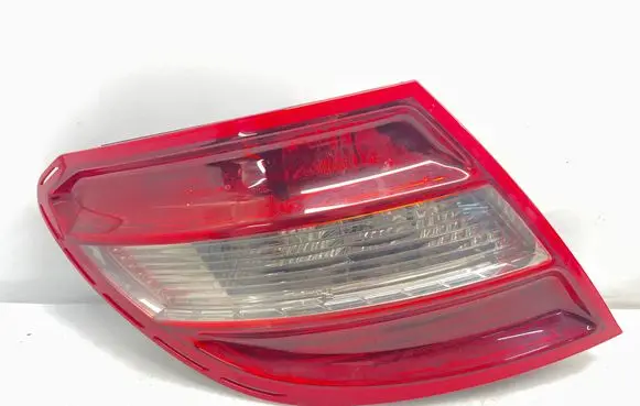 Mercedes-Benz C W204 Rear/tail lights 2049068302