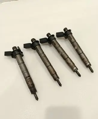 BMW 5 E60 E61 Fuel injectors set 7797877