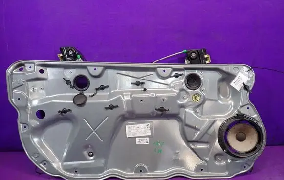 Volkswagen Polo IV 9N3 Front door window regulator with motor 