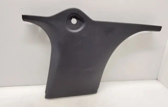 (B) pillar trim (bottom)
