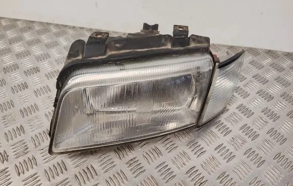 Audi A4 S4 B5 8D Headlight/headlamp 8D0941029