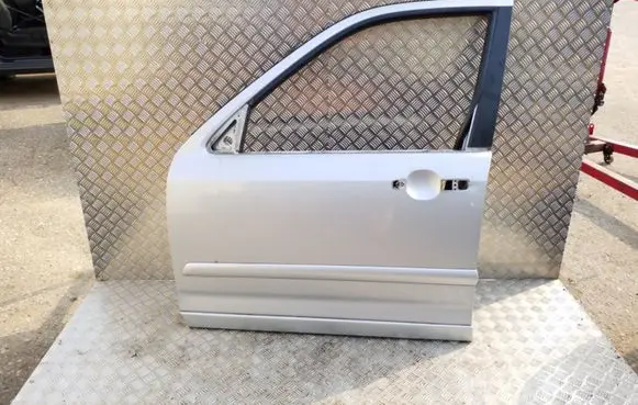 Honda CR-V Front door