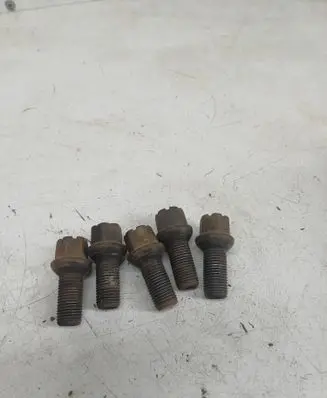 Audi A6 S6 C4 4A Nuts/bolts 