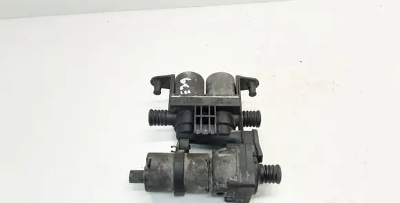 BMW 5 E39 Coolant heater control valve 8374994 1147412135
