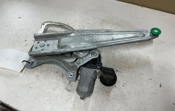 Toyota Auris 150 Rear door window regulator with motor 973581100 AV2621002340 857200D120