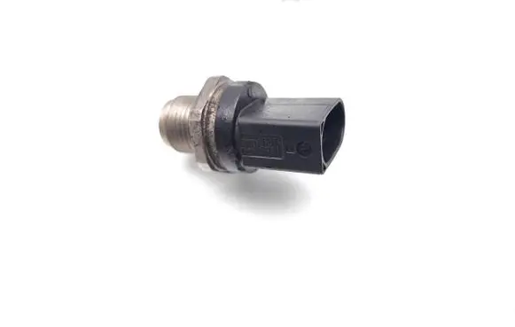 Mercedes-Benz C W204 Fuel pressure sensor 0281002927