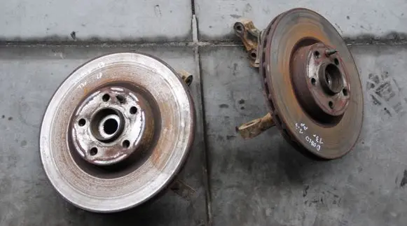 Fiat Doblo Front wheel hub spindle knuckle