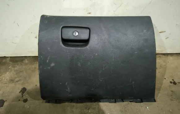 Jeep Grand Cherokee Glove box P01449