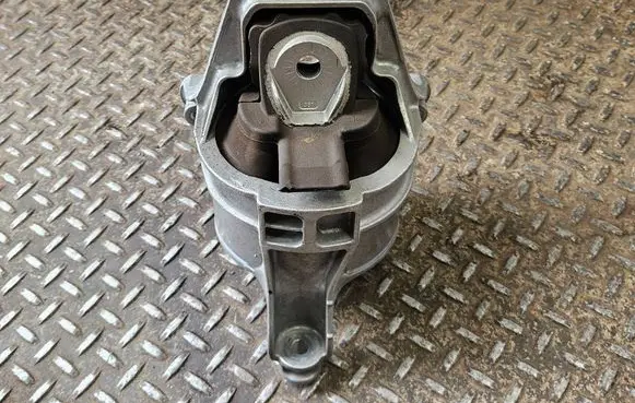 Audi A5 Engine mount bracket 8B3199372AN