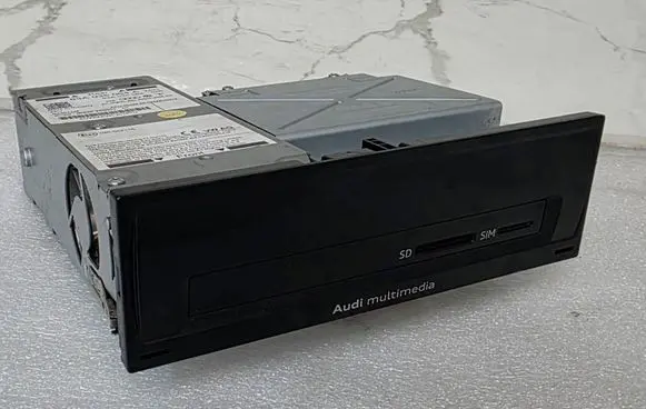 Audi Q3 F3 Navigation unit CD/DVD player 83A035064A 83A035064 NA00113F