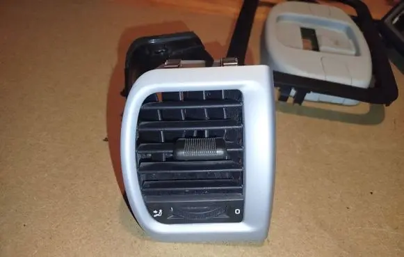 Skoda Roomster (5J) Dashboard side air vent grill/cover trim 5J0819702