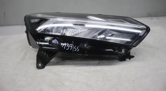 Dacia Sandero Headlight/headlamp 260102586R 002815007 20210902