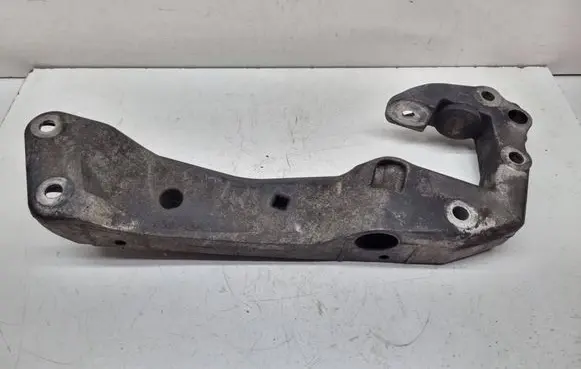 BMW 5 F10 F11 Gearbox mounting bracket 6777615