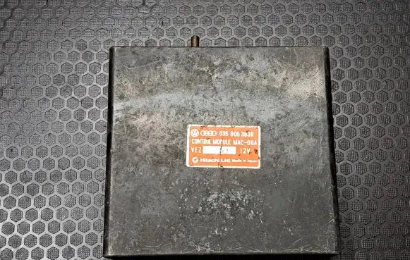 Audi 200 Engine control unit/module 035905383R