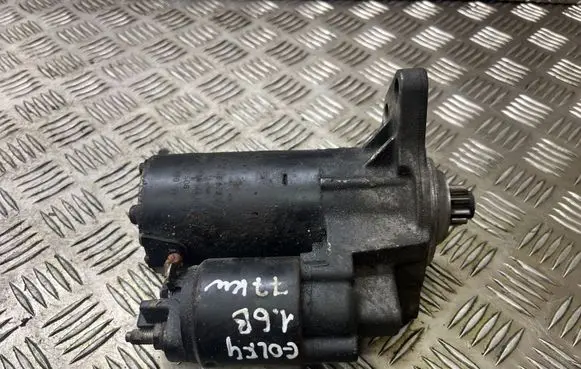 Volkswagen Golf IV Starter motor 001121006