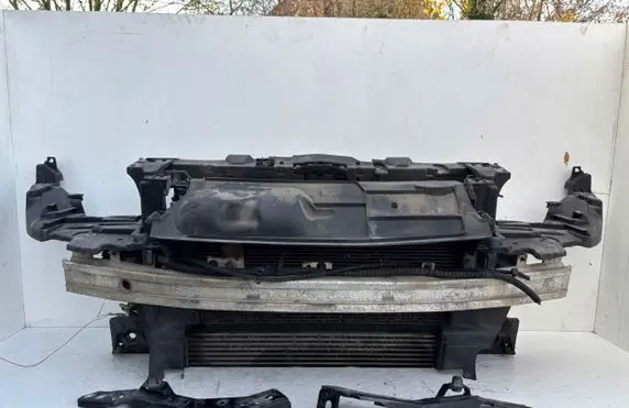 Renault Megane III Radiator support slam panel 