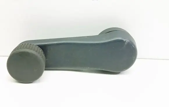 Volkswagen Golf III Rear door window winding handle 1H0837581