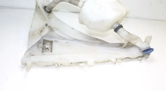 Volvo C30 Windshield washer fluid reservoir/tank 3M5117618AG