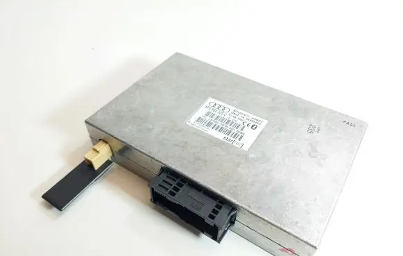 Audi A4 S4 B7 8E 8H Bluetooth control unit module 8P0862335C