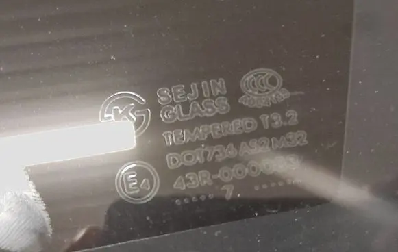 Opel Antara Rear side window 96660069