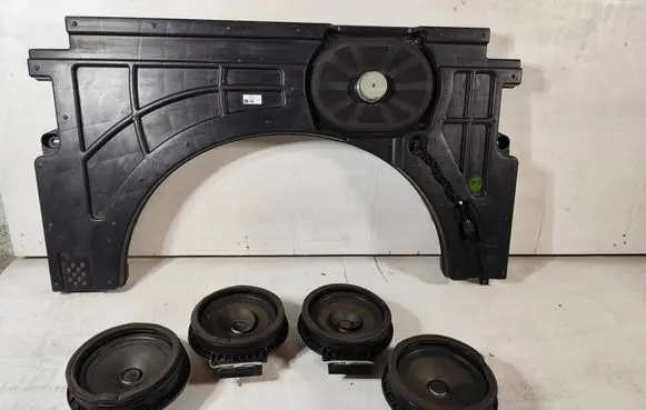 Opel Astra J Subwoofer speaker 13348198